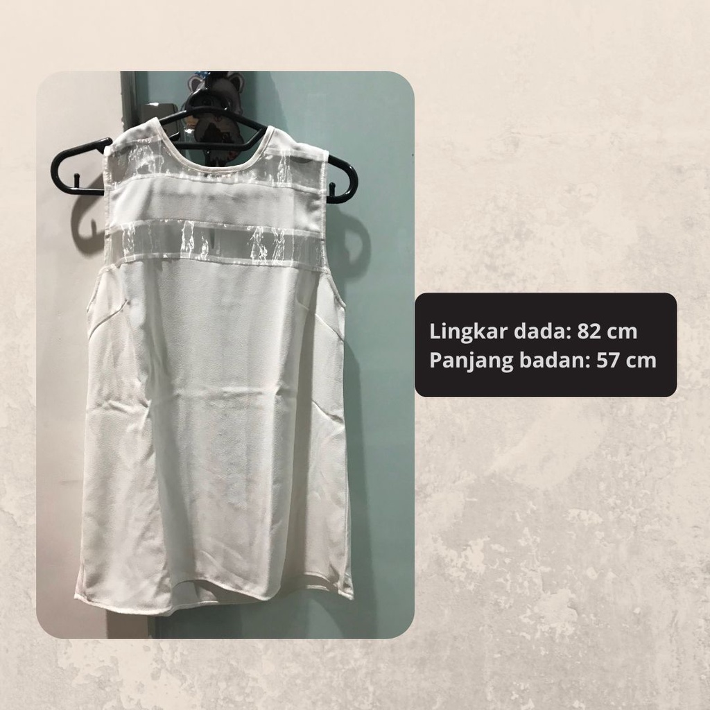 Atasan blus wanita putih tidak berlengan bahan crepe kombinasi organza
