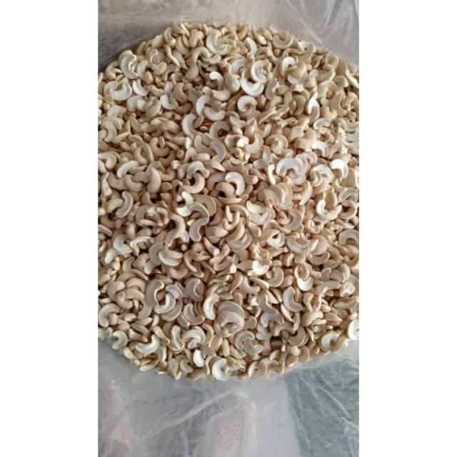 

Kacang mede/ kacang mete belah asli wonogiri