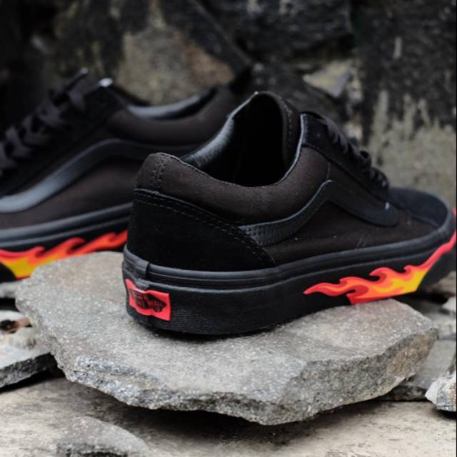 Vans Old Skool Flame Wall