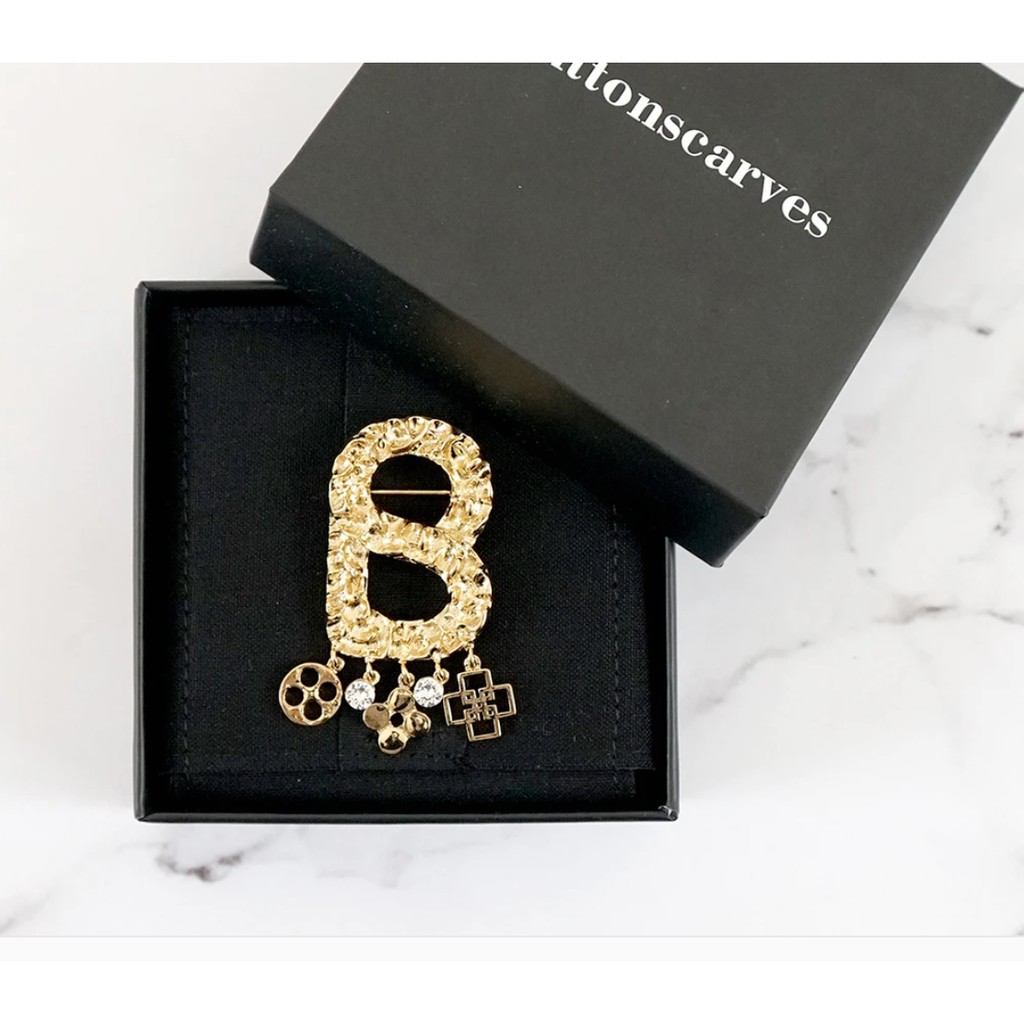 [NO JASTIP] BUTTONSCARVES Textured Brooch With Charm