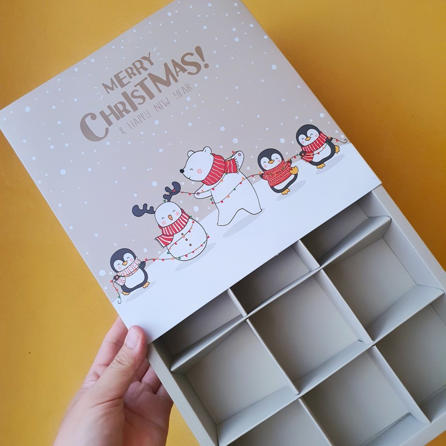 

(5pcs) box kue soes dus eggtart natal kotak kue pie sekat 9 kardus cookies christmas gift karakter polar bear