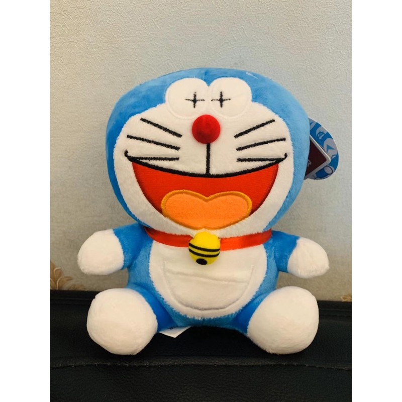 BONEKA DORAEMON SENYUM MULUT KEBUKA &amp; MULUT KETUTUP UKURAN TINGGI 22CM (100% IMPORT)