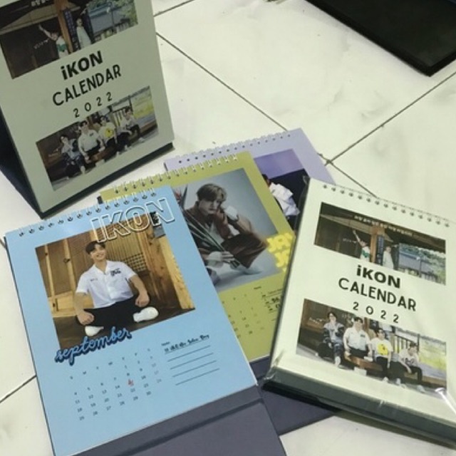 

Kalender Duduk meja Hardocever murah