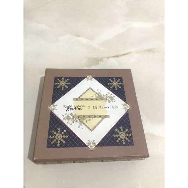 Dawa Scarf Ria Miranda