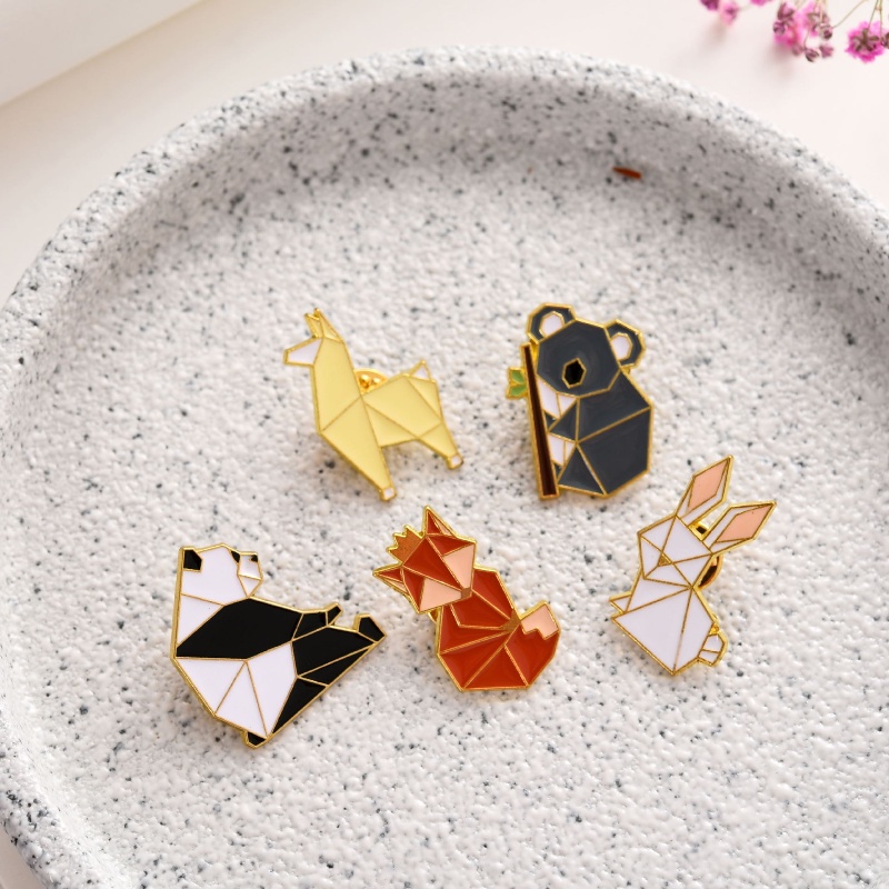 Bros Pin Enamel Bentuk Origami Hewan Kartun Bahan Alloy Untuk Pria Dan Wanita