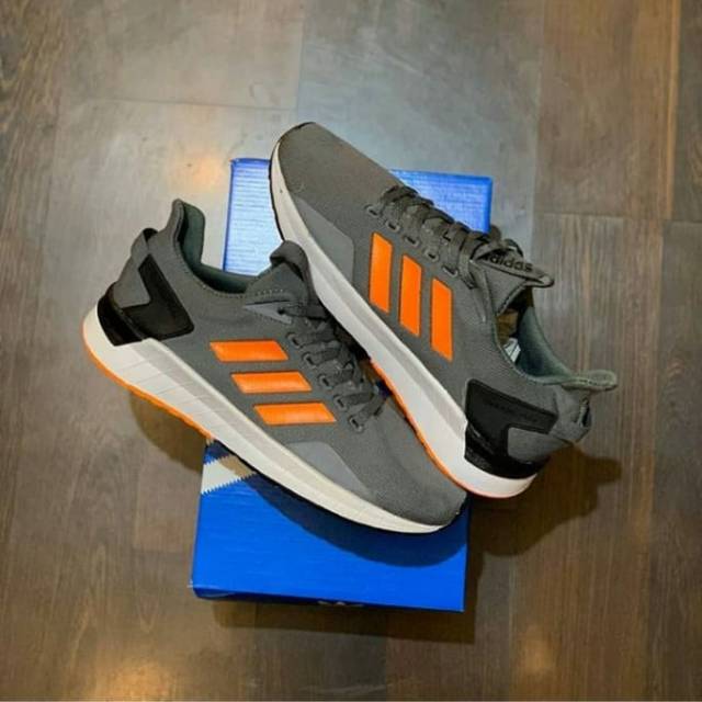 Adidas questar