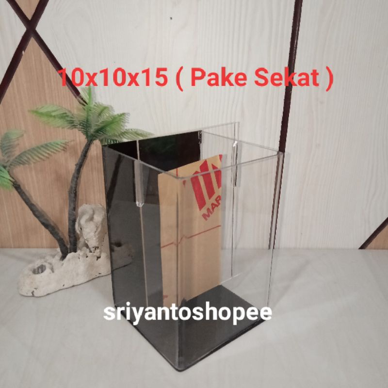 Soliter Akrilik 10 x 10 x 15 Background Putih &amp; Hitam Pake Sekat