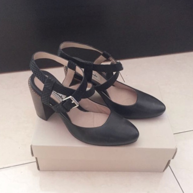 Preloved Clarks Heels size 37