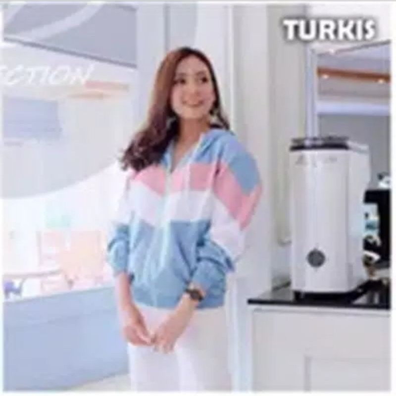 jaket parasit tipis cewek ala...korea..enak di pakai sehari2