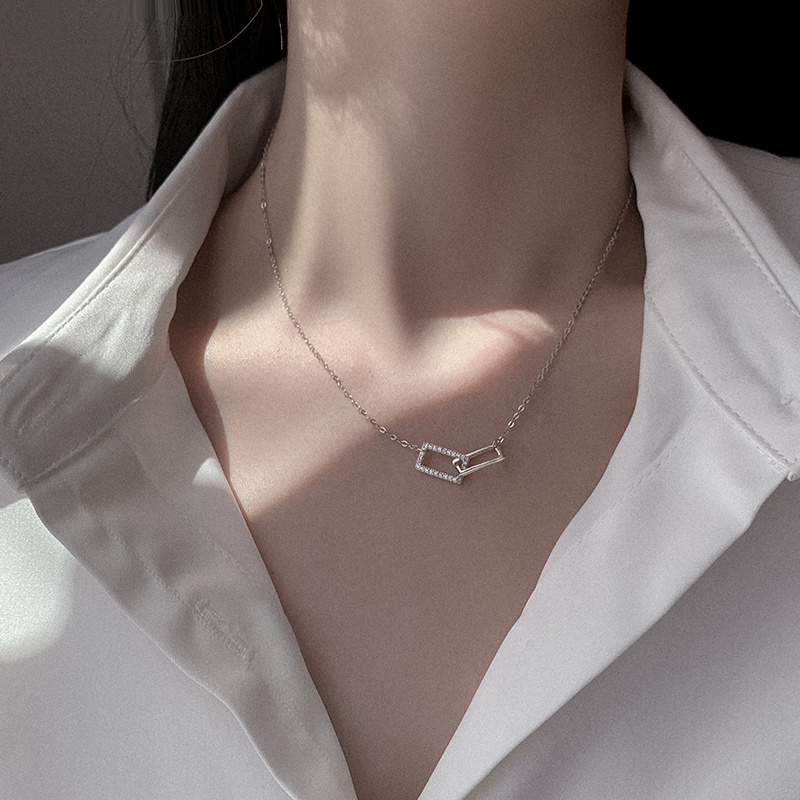 Kalung Liontin Persegi Panjang Ganda Bahan Alloy Aksen Berlian Imitasi Gaya Minimalis Untuk Wanita