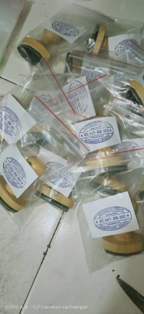 

Stempel semi otomatis