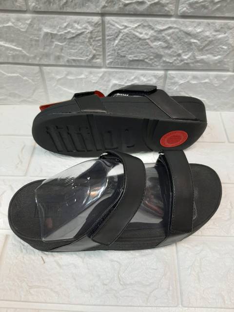 fitflop shiny leather slide