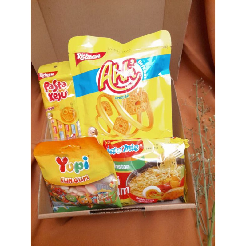 

JUSTMASK_IT SNACKBOX| custom snackbox made by request