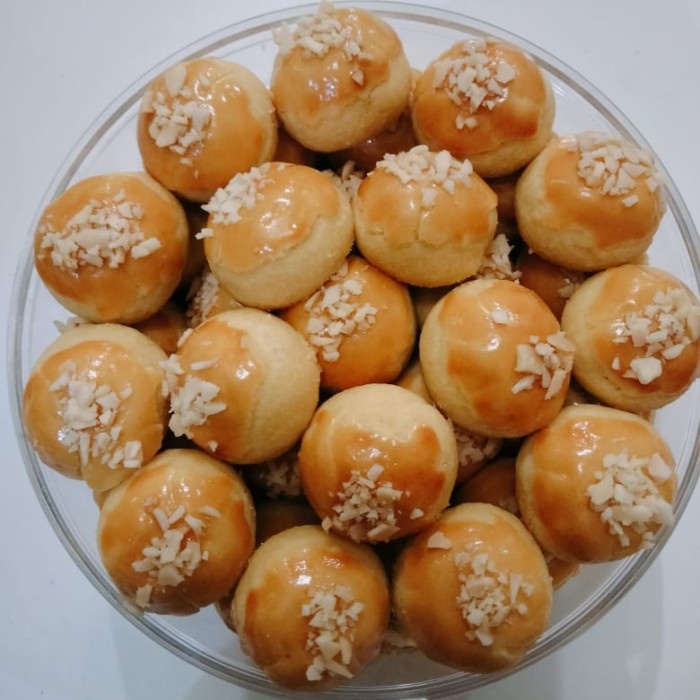 

kue nastar Almond selai nanas