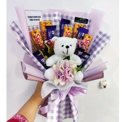 

BUKET COKLAT MIX SILVERQUEEN CADBURY LILAC