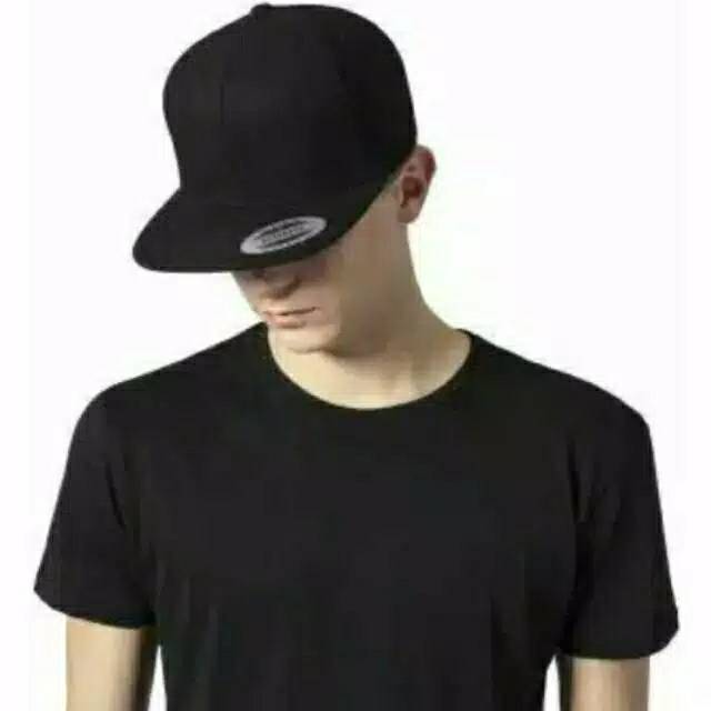 Topi snapback polos hitam
