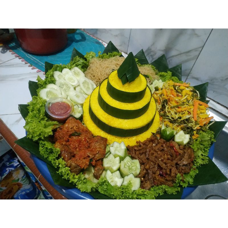 

Nasi Tumpeng