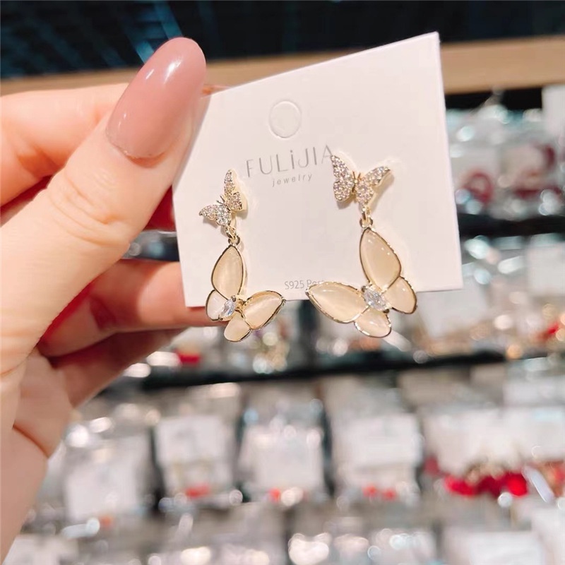 Anting Desain Kupu-Kupu Aksen Berlian Imitasi Gaya Korea