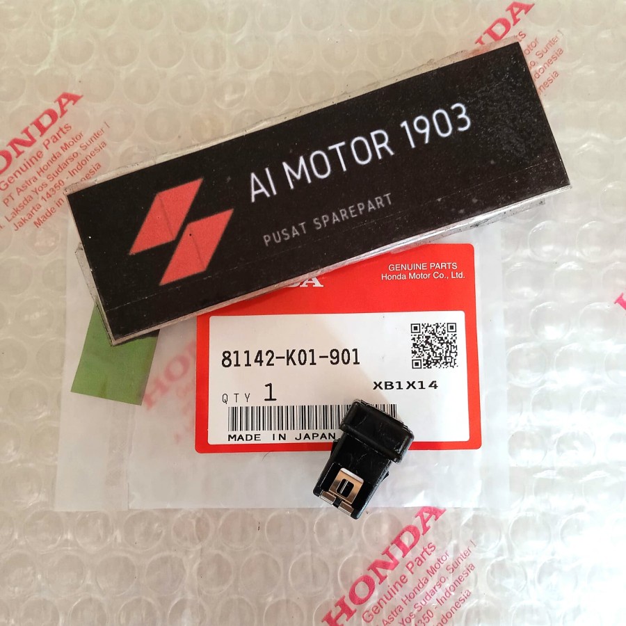 LATCH PENGUNCI TUTUP LACI PCX 150 SPACY ADV GTR 81142-K01-901 ORIGINAL