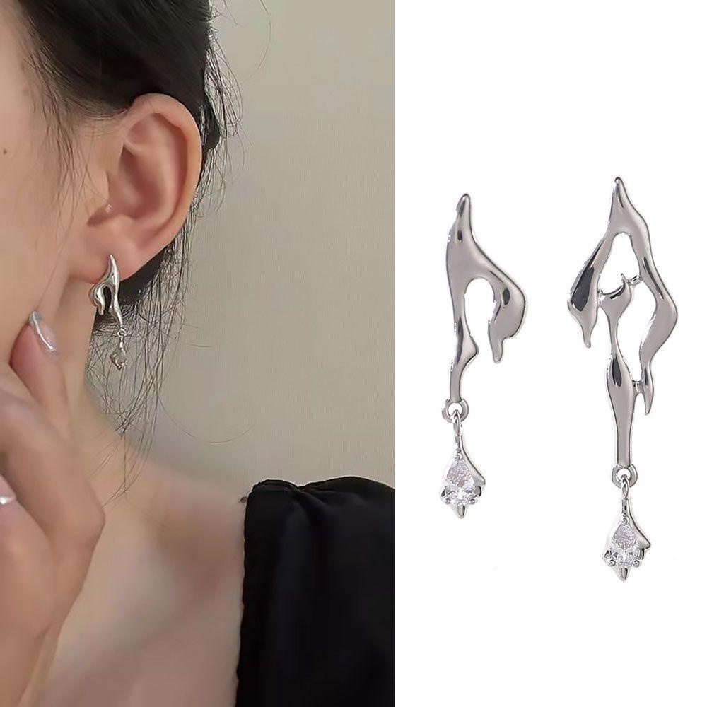 Anting Bentuk Bunga Irregular Bahan Metal