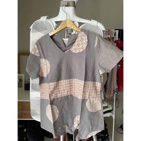 baju batik abu cream pastel kerja