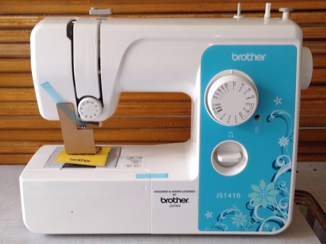Mesin Jahit Brother JS 1410 Portable Multifungsi