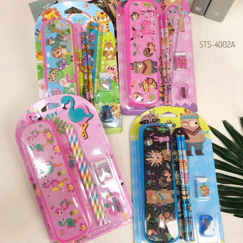 

STASIONERY SET KOTAK PLASTIK