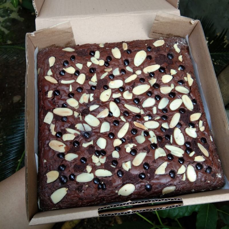 

Brownies Panggang almond choco full size (20x20)