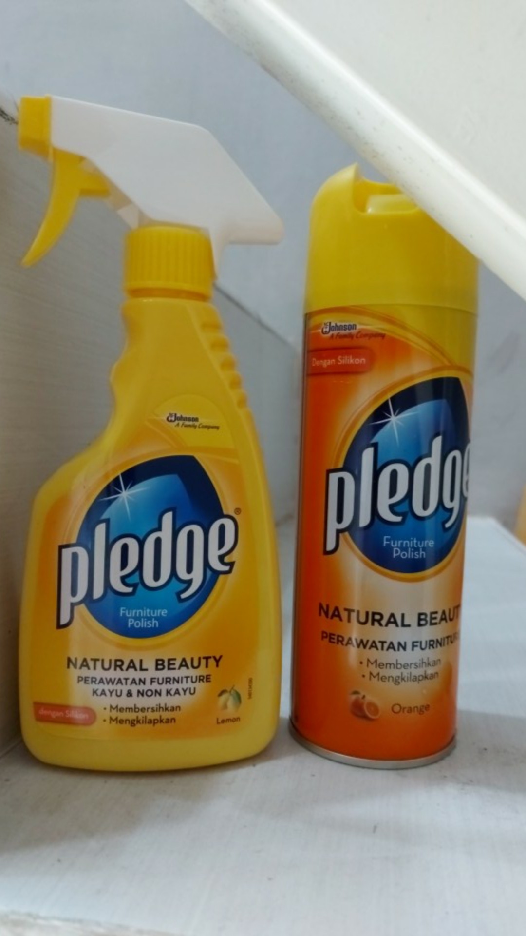 Pledge Perawatan Furniture Aerosol 350 Ml