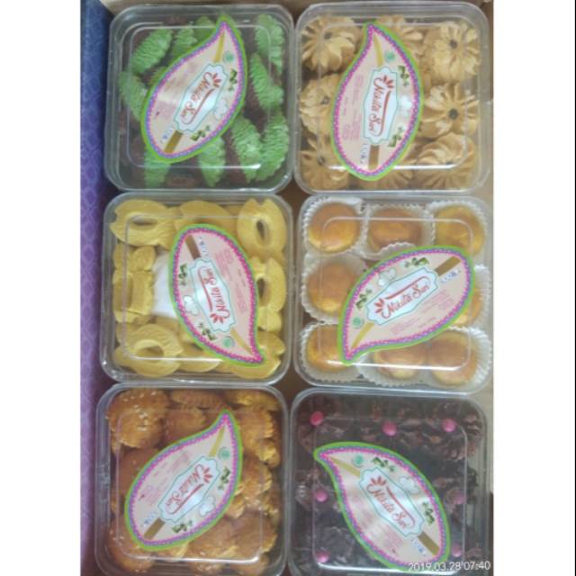 

Aneka kue kering