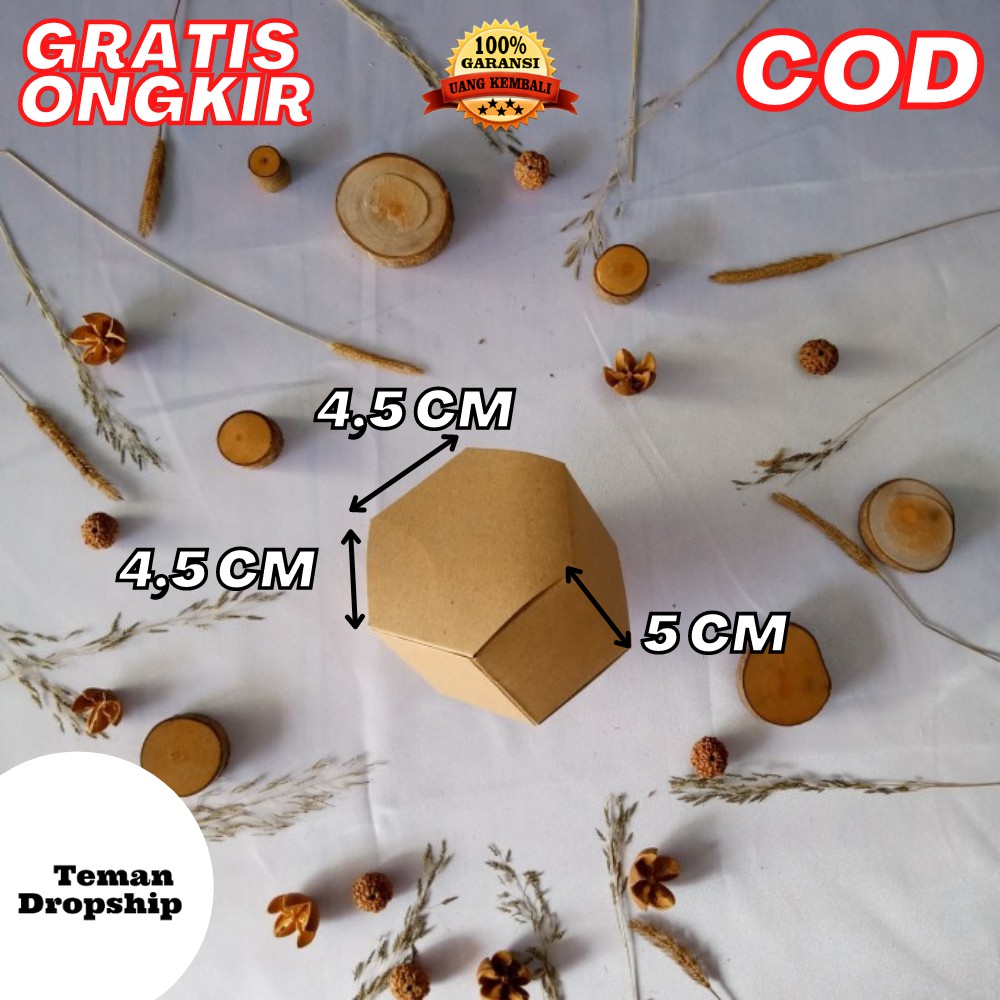 

KARDUS HAMPERS GIFT BOX KADO SOUVENIR SEGI 6 TUTUPAN UKURAN SISI 4,5 CM T :5