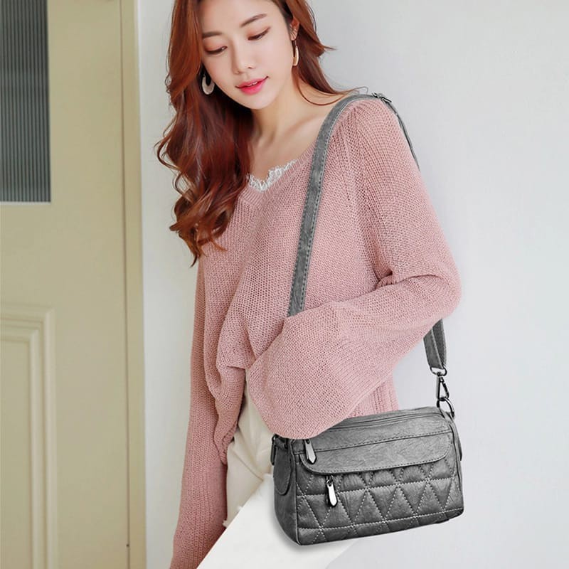 PROMO SALE 7.7 - TAS FASHION WANITA PIRAMID BERBAHAN KULIT SINTETIS UKURAN 24x8x17 CM | TAS WARNA COKLAT, HITAM, MERAH, PINK SALEM, ABU, UNGU | TAS WANITA SELEMPANG KULIT TEBAL | TAS KULIT SINTETIS | TAS BERMOTIF | TAS WANITA UNTUK KERJA | TAS KULIAH