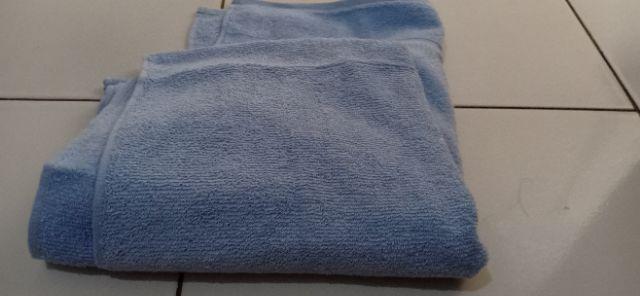 Handuk Merah Putih 50x100 By Terry Parmer