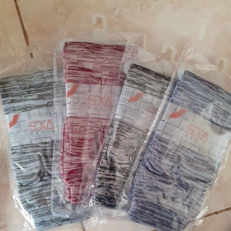 kaos kaki soka basic motif