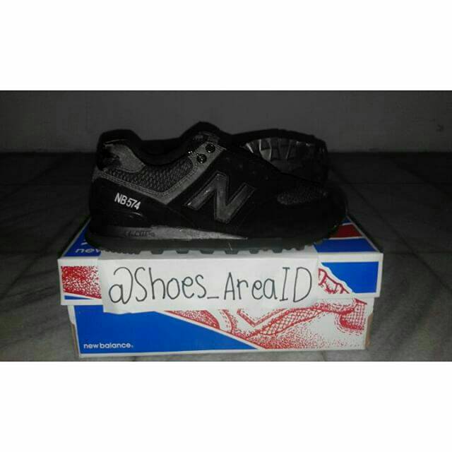 New Balance 574 Full Black+box