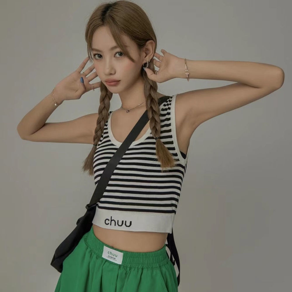 Musim panas baru katun suspender hitam dan putih bergaris rompi tanpa lengan huruf CHUU klasik botto