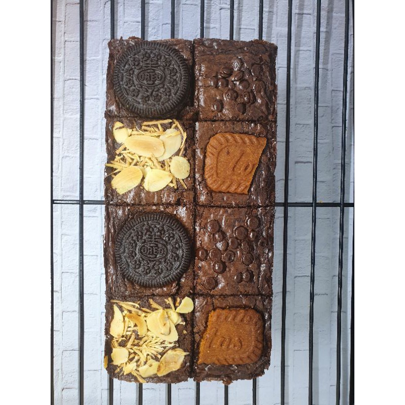 

Fudgy Brownies Size 10x20 cm