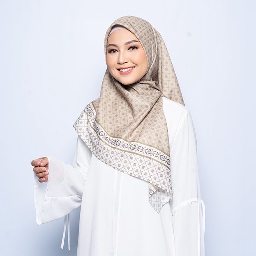 ELZATTA SEGI EMPAT MOTIF POLKADOT HIJAB KAILA RAYNA ELZATTA