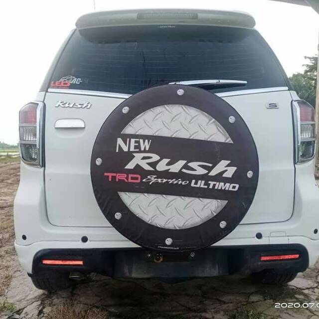 New Rush Ultimo cover ban serep belakang mobil ready