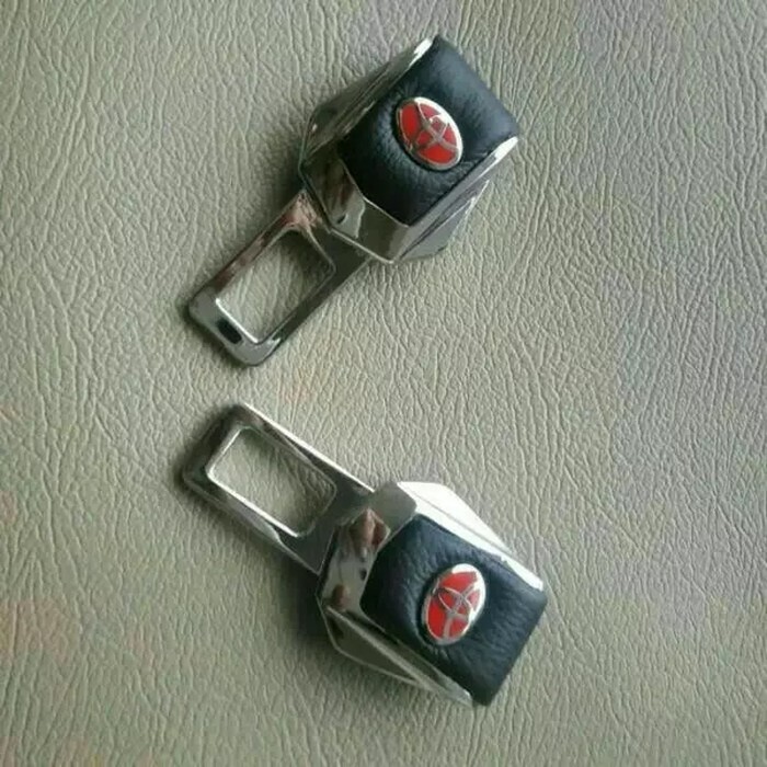 Colokan Seatbelt / Seat belt / Safetybelt / Safety Belt Logo Toyota