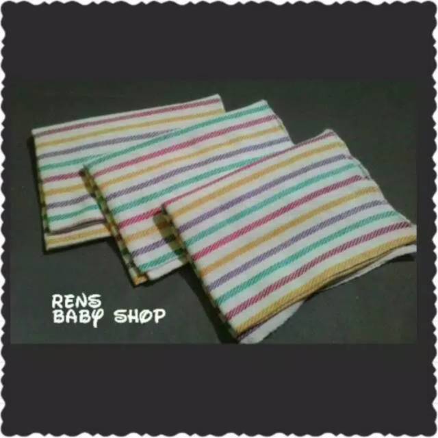 Alas ompol bayi kain lorek