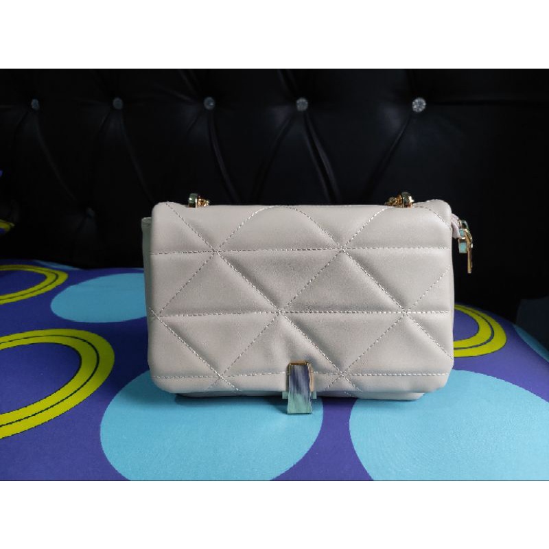 Preloved Tas Palomino, Palomino Selena Slingbag Warna Ivory (Mohon Baca Deskripsi Box)