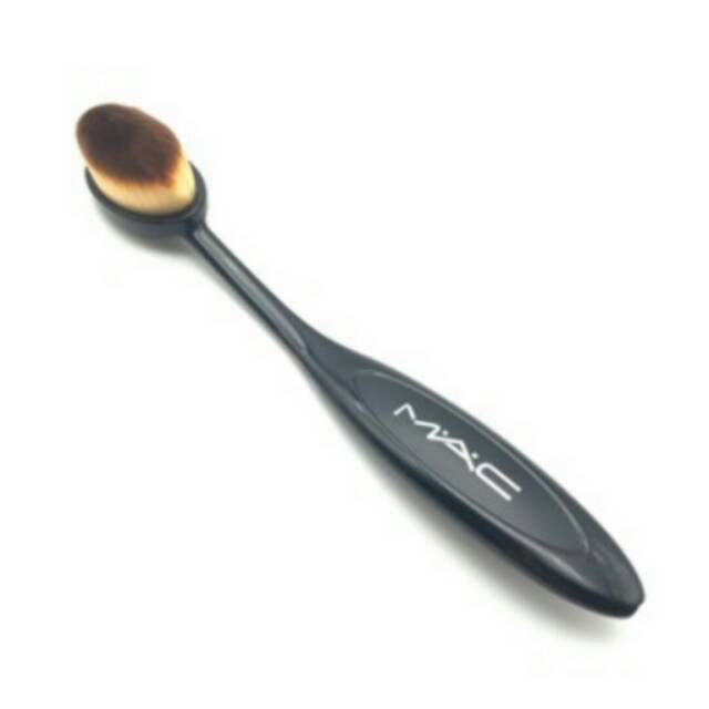 Mac Foundation  Brush