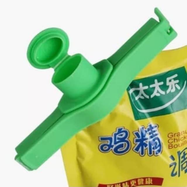

Klip Segel Corong Plastik Refill Isi Ulang
