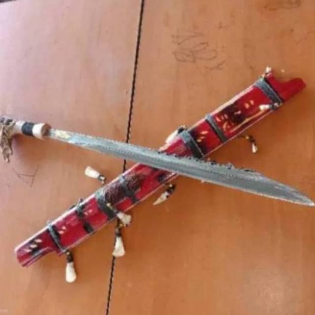 Mandau Suku Dayak Kalimantan