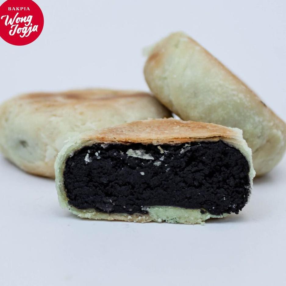 

Berkualitas Bakpia Wong Jogja - Bakpia Reguler Kumbu Ireng Isi 10