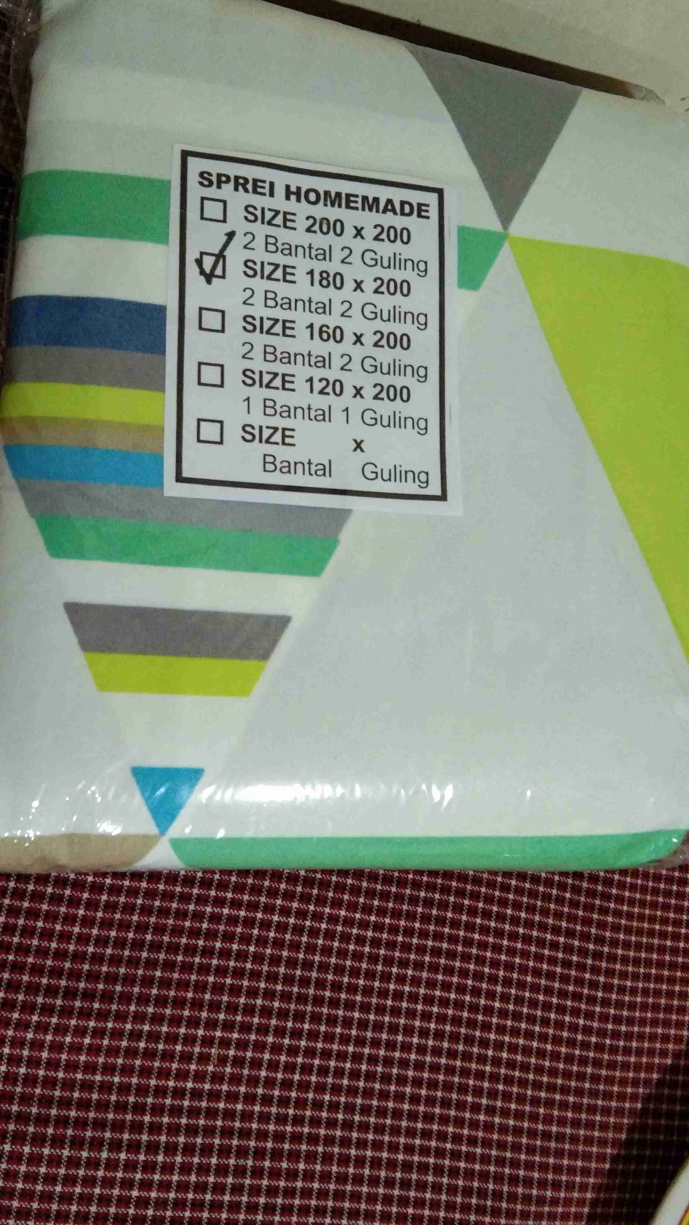 Sprei 180x200 Plus Sarung Bantal 2 Sarung Guling 2