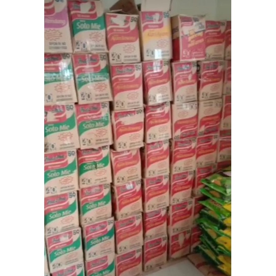 

Indomie goreng / Ayam Bawang / Soto / Kari Ayam