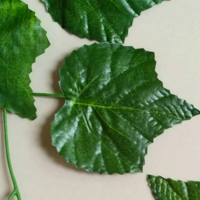 DAUN RAMBAT DAUN ANGGUR BESAR 100 B8305 IMITASI DAUN ARTIFICIAL DEKORASI RUMAH HOME DECOR