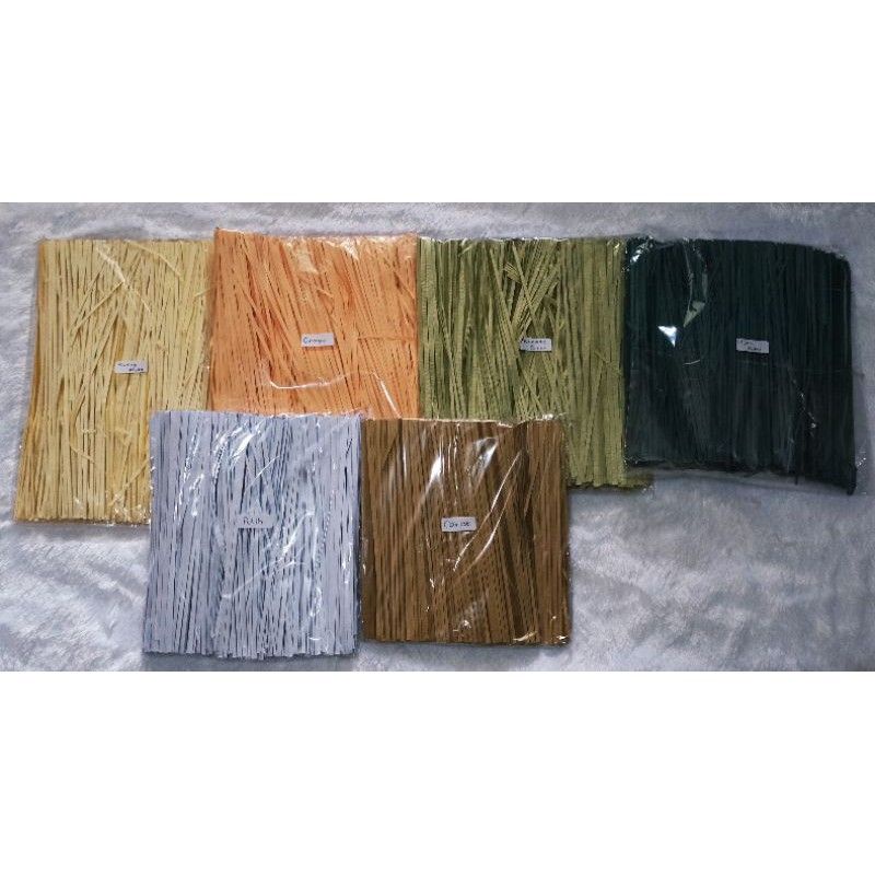 

Kertas Cacah Kertas Serut Shredded Paper Isi Hampers Gift Box Kardus Hitam Biru Pink Putih Orange Abu-abu Kuning hijau Ungu Coklat Navy Avocado Green tea Merah bata tua violet Tosca